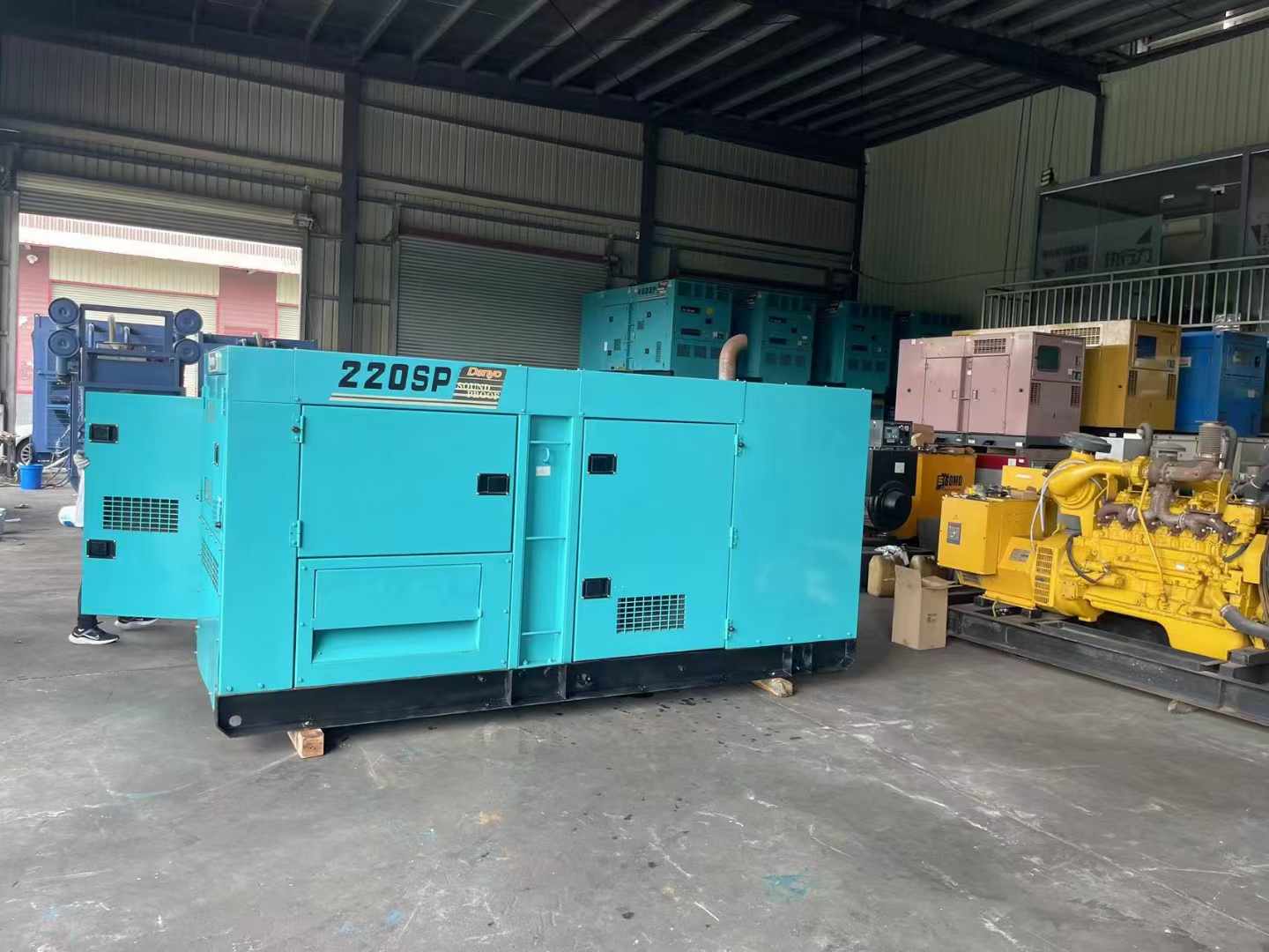 阿拉善左800kW 柴油发电机的输出电流波动范围是多少？